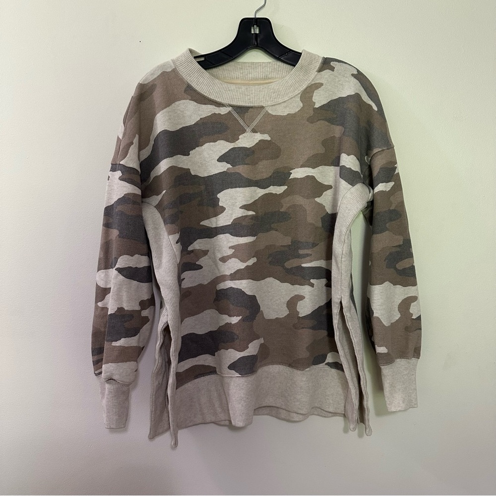 Aerie Womens Extra Small Camo Oversized Pullover Sweatshirt with Split Side - Picture 1 of 7